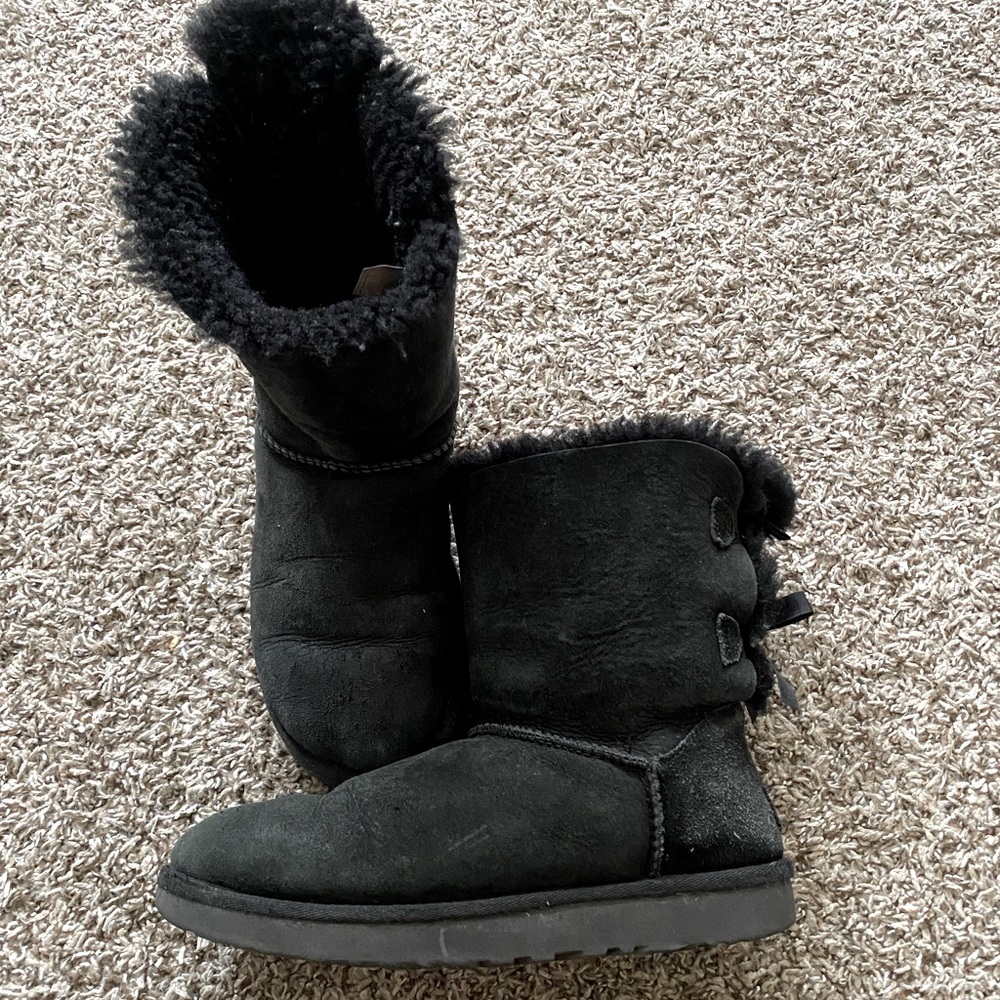 Black Used Uggs